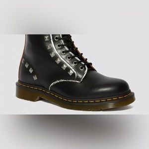 Dr. Doc Marten 1460 STUD BOOTS